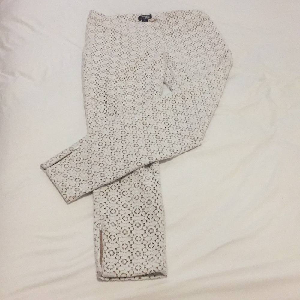 Cropped White Eyelet Lace Ankle Pant